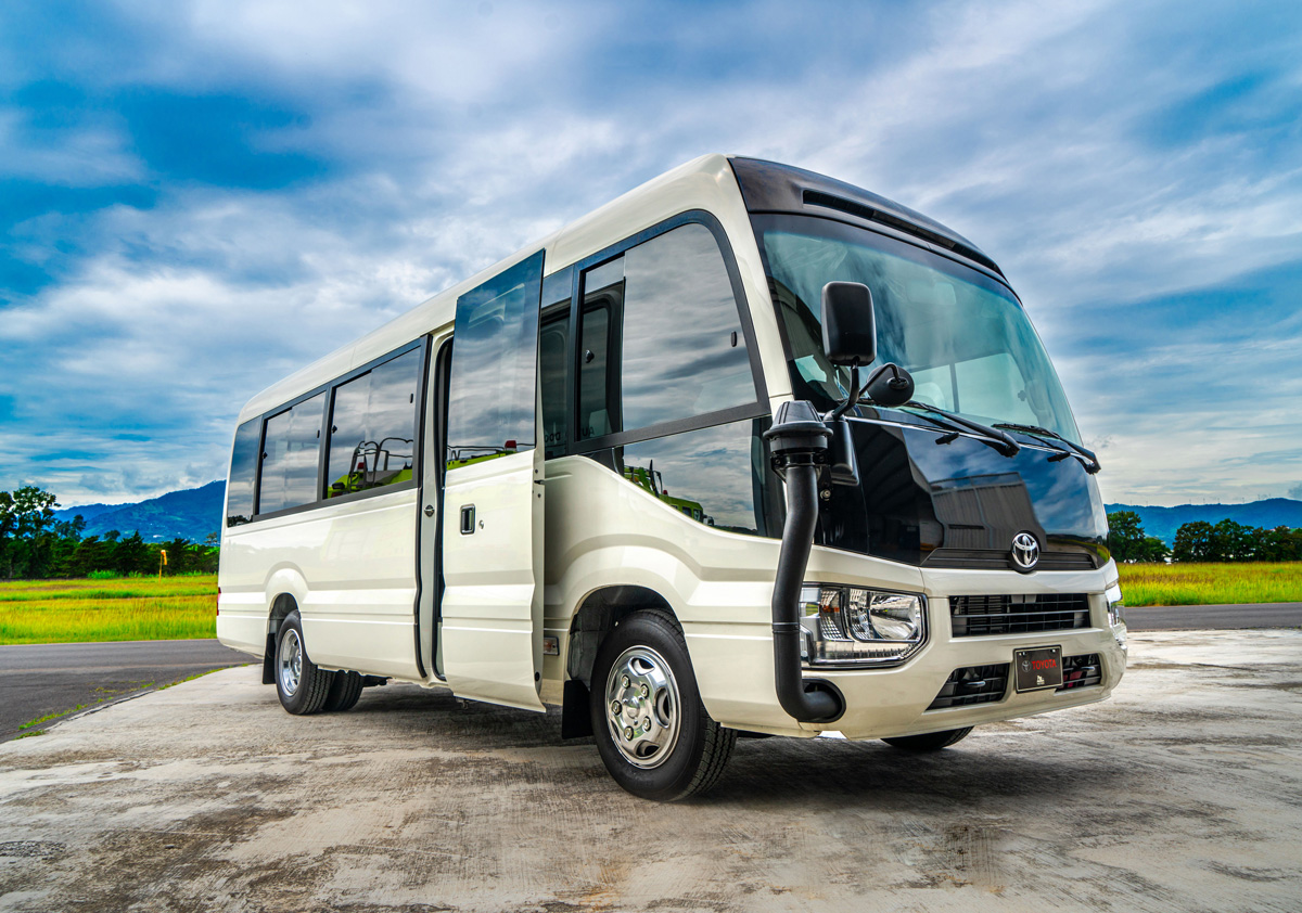Toyota Coaster foto 1