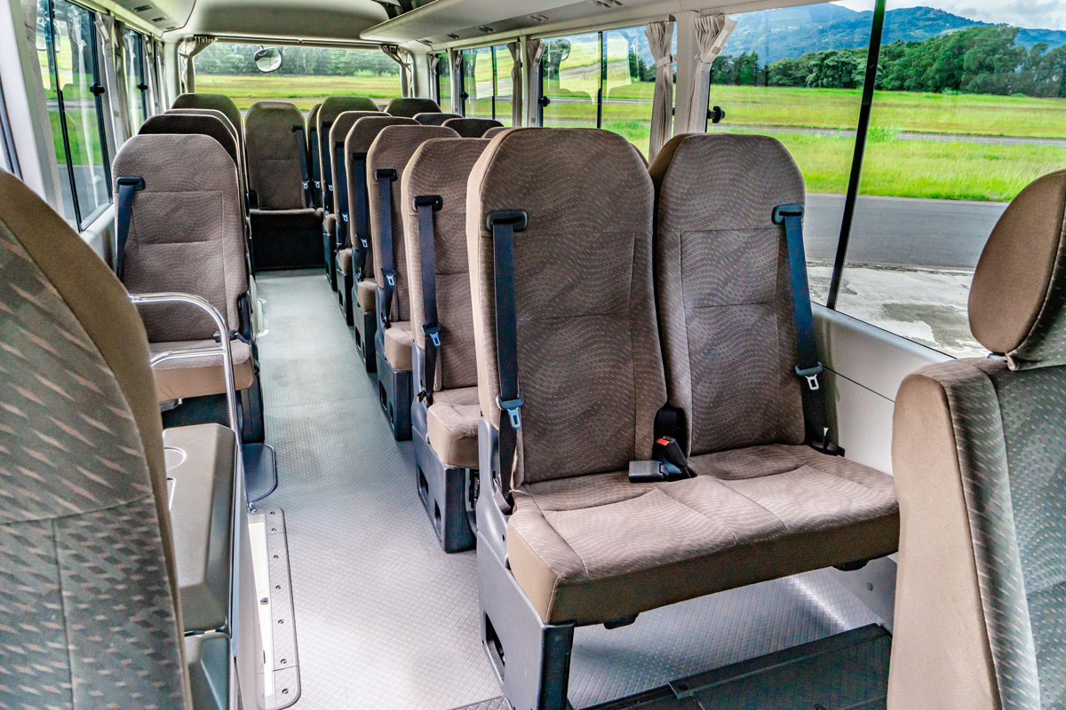 Toyota Coaster foto 2