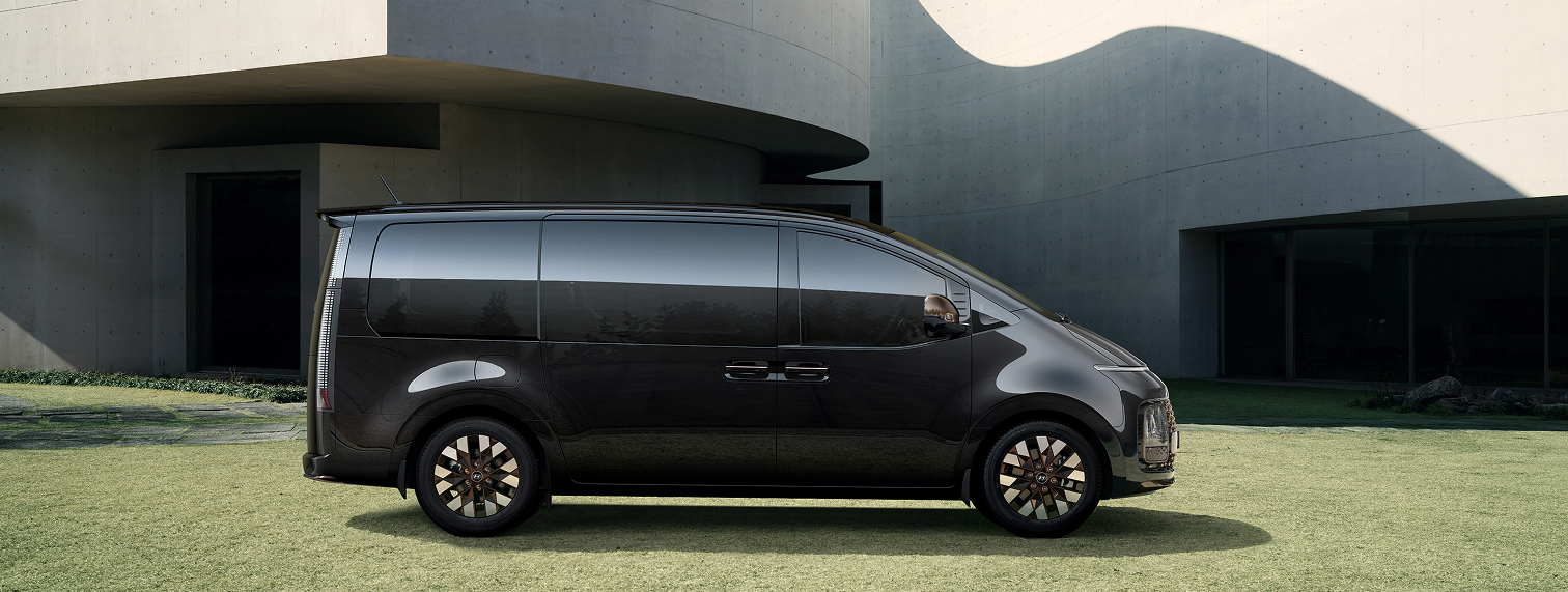Hyundai Staria foto 1